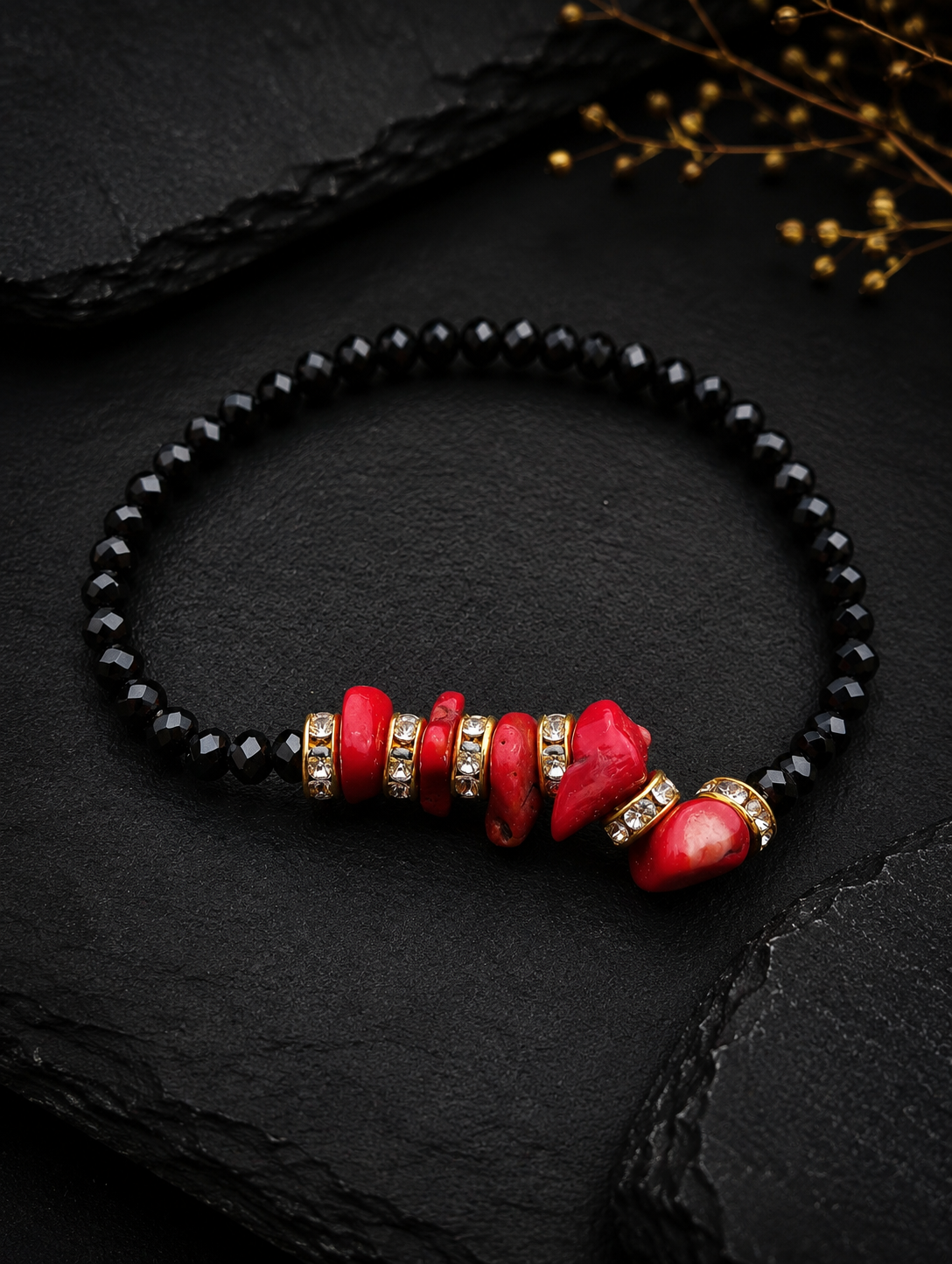 Ognisty Amulet – bransoletka z koralu i czarnego turmalinu