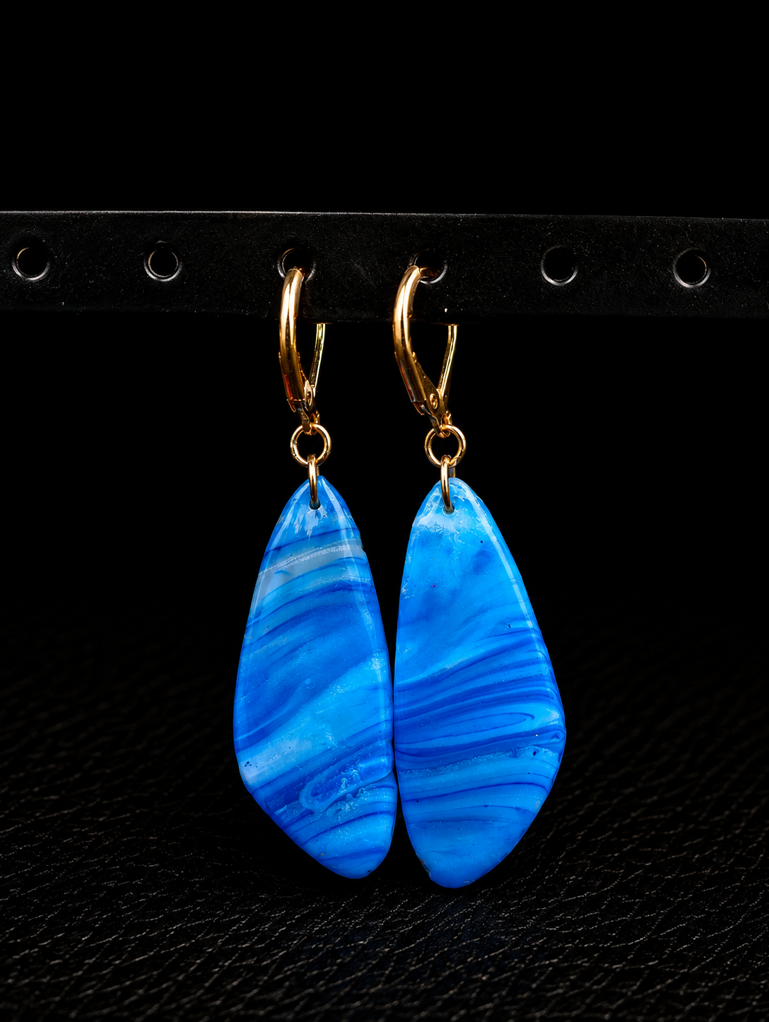 BŁĘKITNE FALE – KOLCZYKI HANDMADE 💙🌊